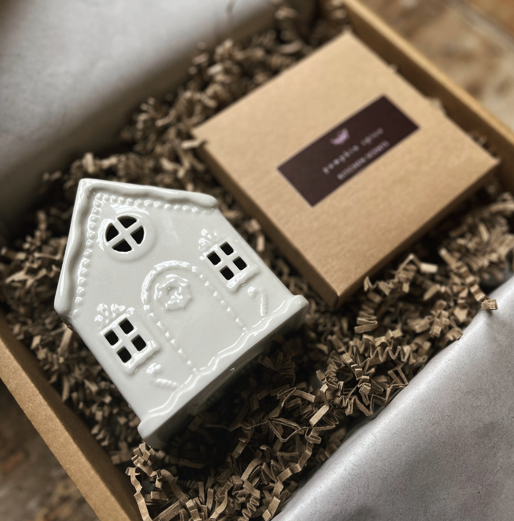 Gingerbread House & Tea Light Gift Box