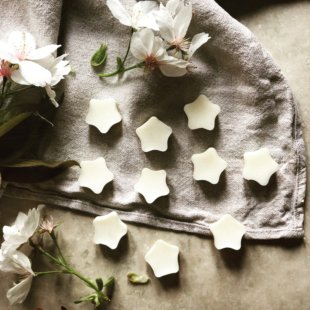 elderflower and gooseberry scented soy wax melts for oil burner